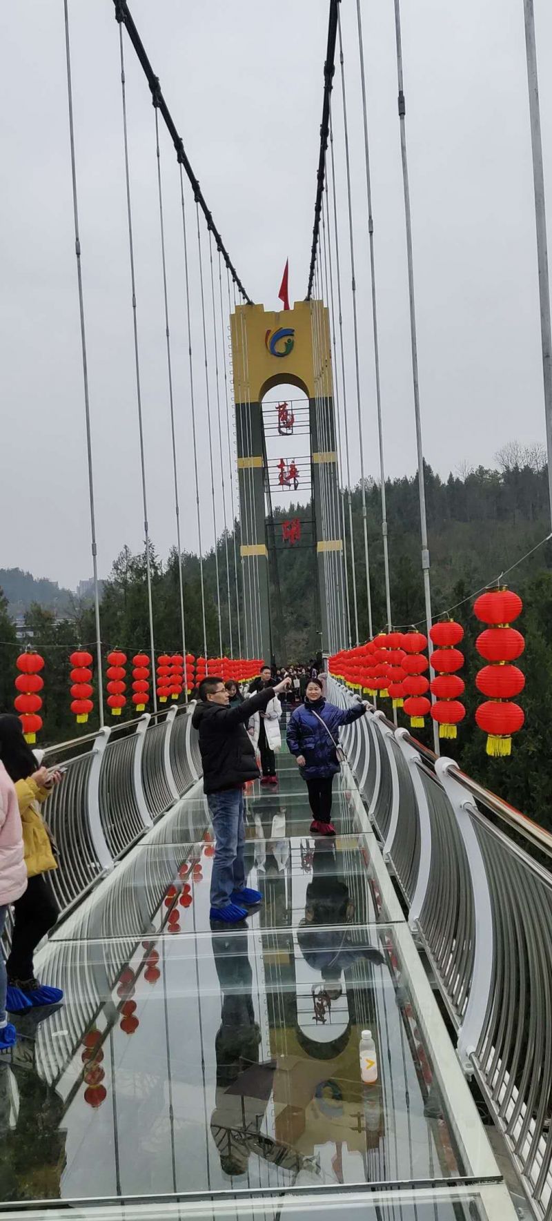 玻璃吊橋